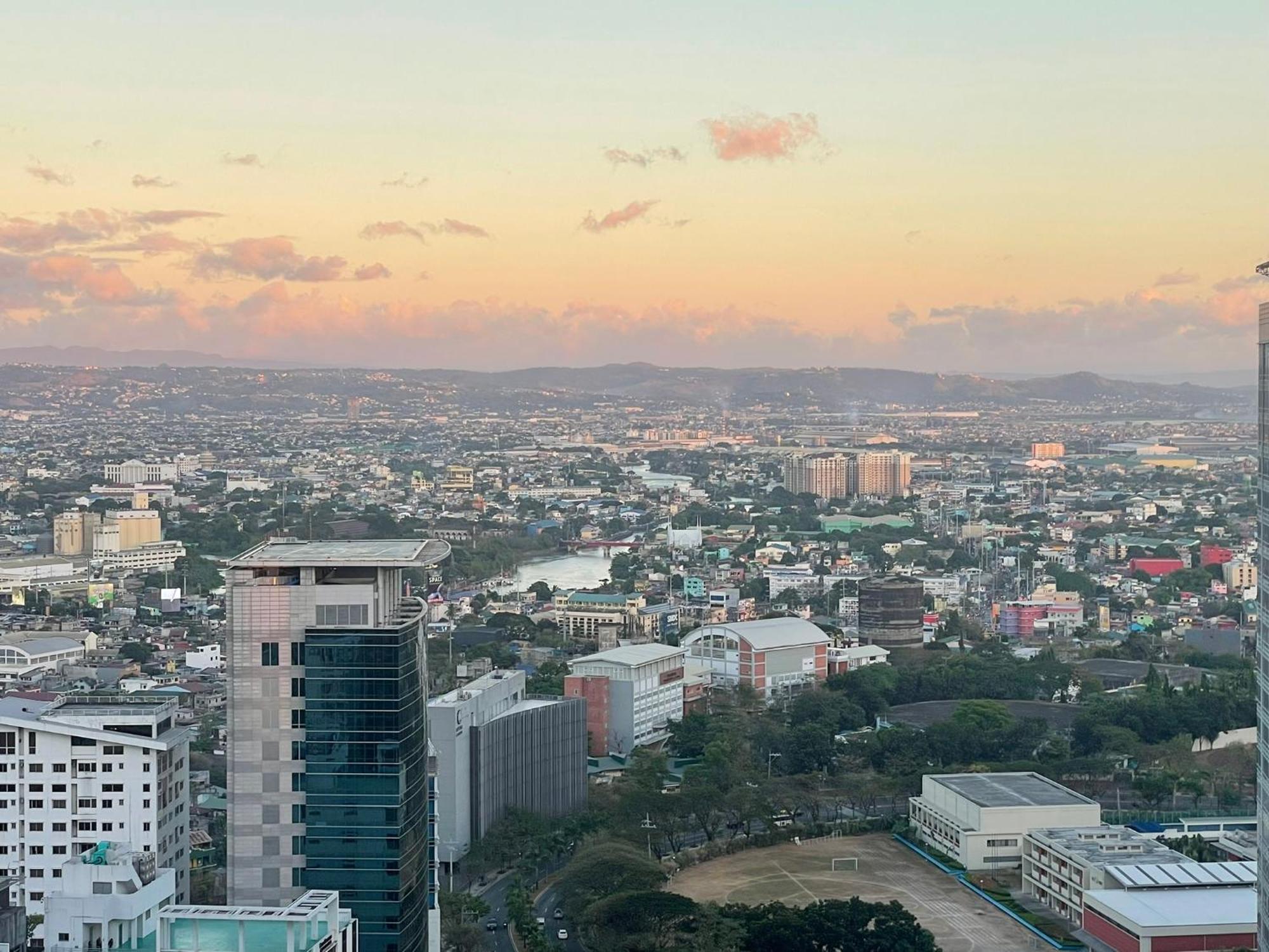 Uptown Parksuites Bgc タギッグ エクステリア 写真