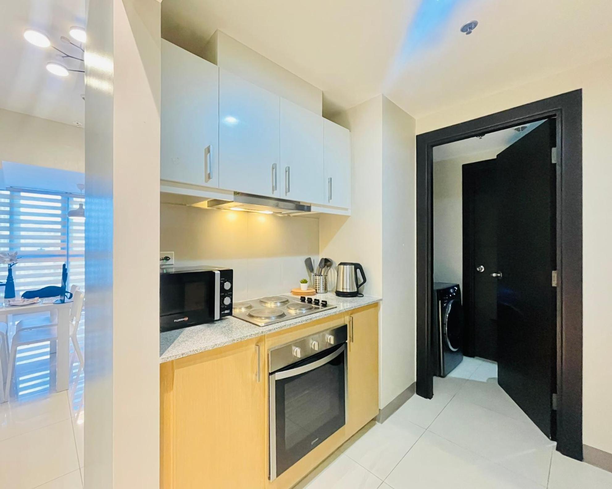 Uptown Parksuites Bgc タギッグ エクステリア 写真