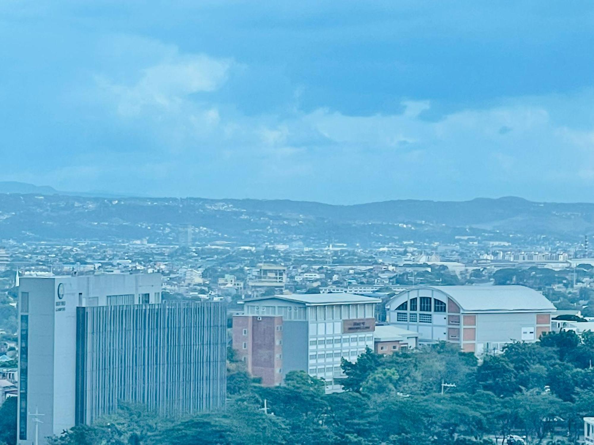 Uptown Parksuites Bgc タギッグ エクステリア 写真
