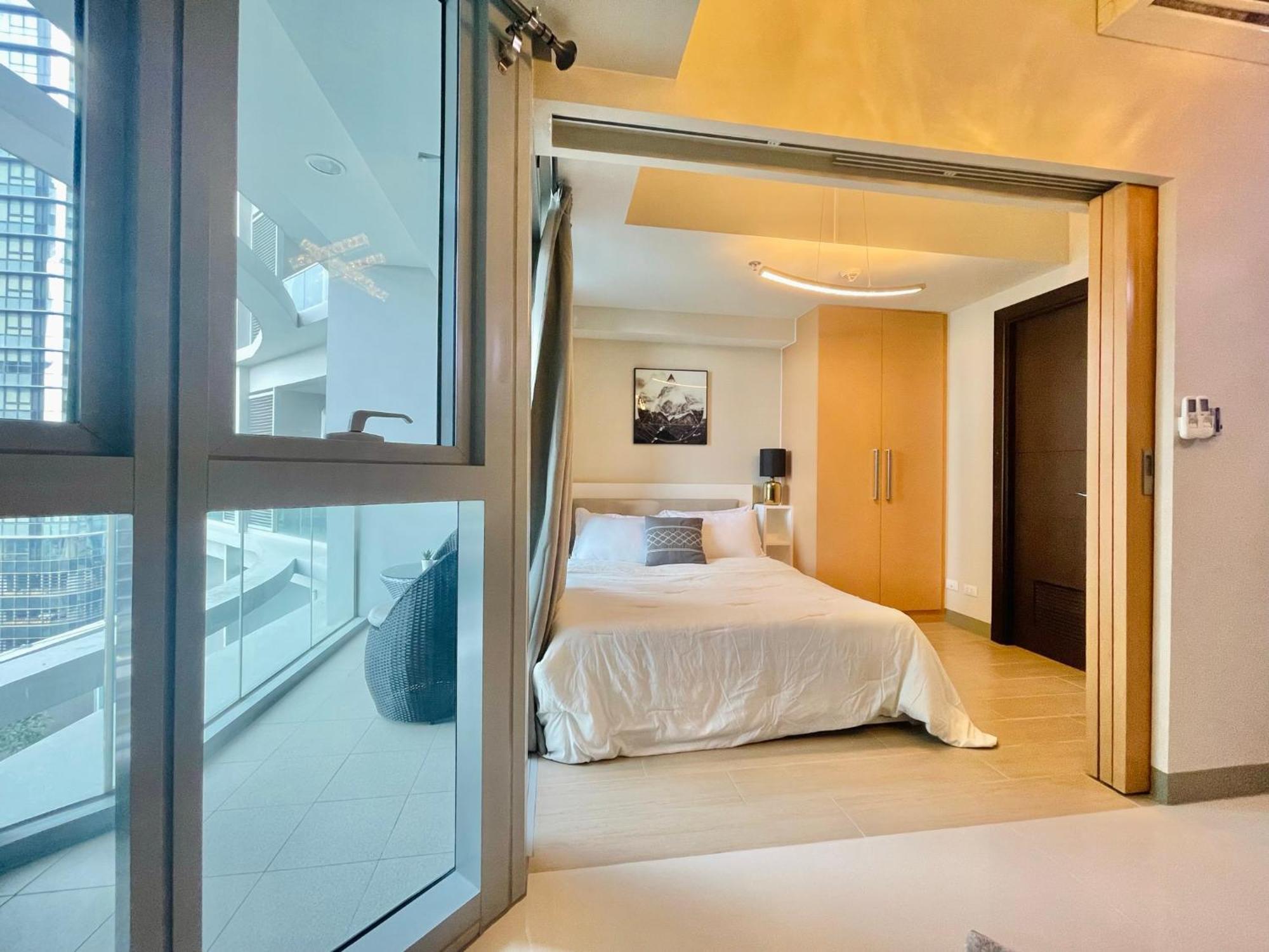 Uptown Parksuites Bgc タギッグ エクステリア 写真